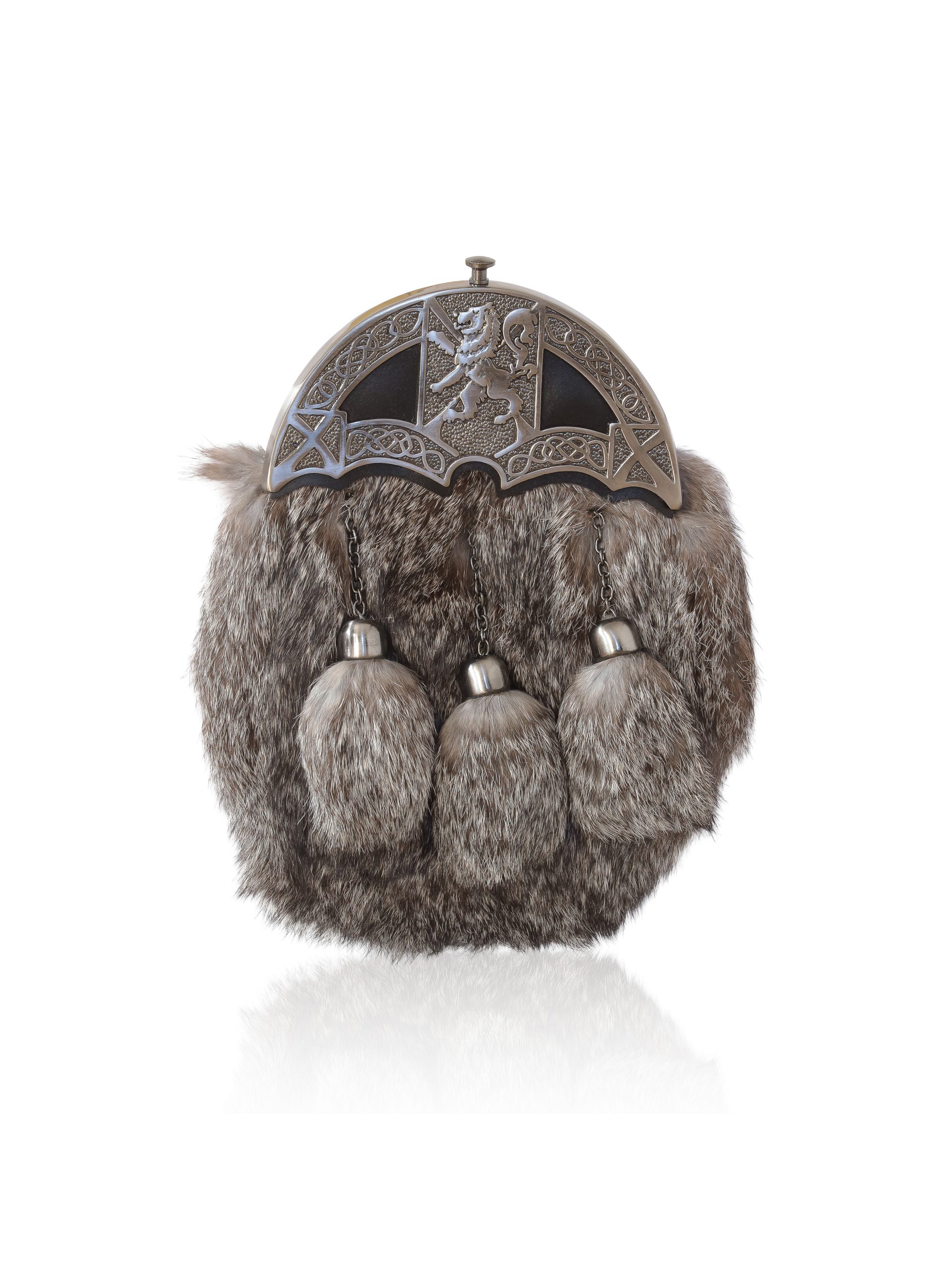 Lion cant sporran Lion Fur Sporran - Image 1